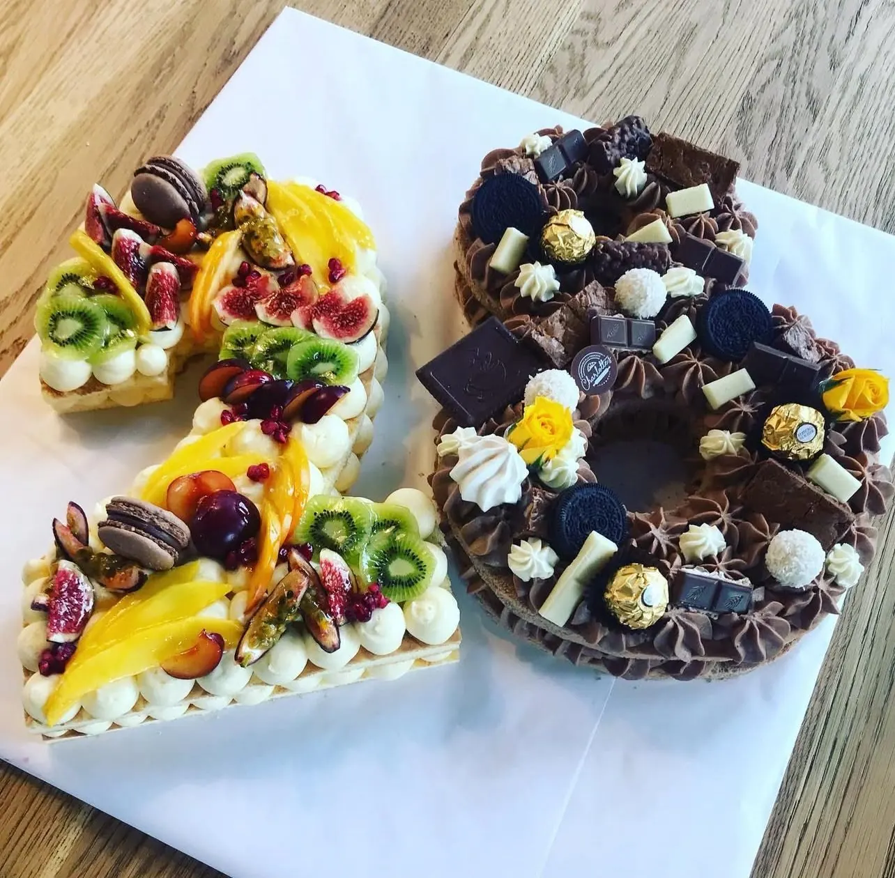 Number cake 20 ans — moitié fruits, moitié chocolat
